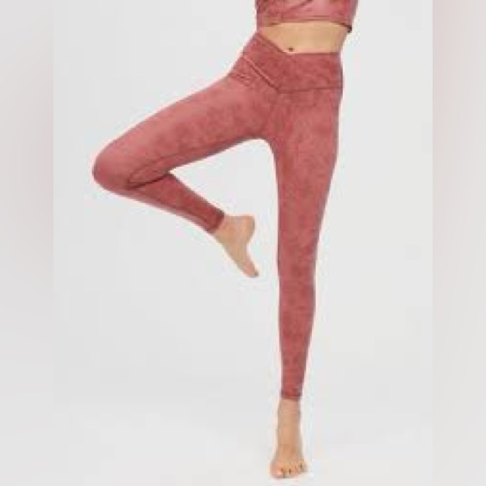 OFFLINE X AERIE | Pink Wax Coated Crossover Leggings Sz M